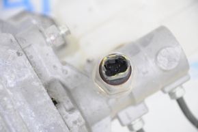 Главный тормозной цилиндр с ваккумным усилителем в сборе Nissan Leaf 13-17 сломана фишка датчика, без крышки