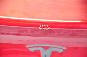 Кришка багажника гола Tesla Model 3 18-20 червоний PMMR, подряпини, тички, подряпини на кромці
