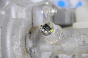 Головний гальмівний циліндр з ваккумним підсилювачем у зборі Nissan Leaf 13-17 зламана фішка датчика
