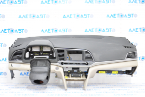Торпедо передня панель з AIRBAG Hyundai Elantra AD 17-18 дорест, чорний з беж вставками, поліз хром, подряпини