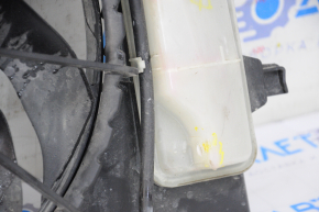 Дифузор кожух радіатора в зборі Hyundai Elantra AD 17-202.0 зламаний фітінг
