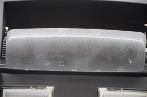 Плафон освещения передний Dodge Challenger 09- черн без люка, порван коврик в кармане, под химчистку
