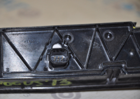 Кнопка открывания крышки багажника с подсветкой номера,под камеру Ford Focus mk3 15-18 рест 4d, сломано крепление камеры