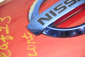 Передняя крышка зарядного порта нос Nissan Leaf 13-17 со значком, затерт значок