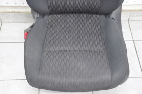 Водительское сидение Nissan Rogue 14-20 без airbag, электро, тряпка черн, тип 2, надрыв, под чистку