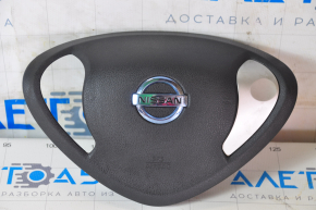 Подушка безопасности airbag в руль водительская Nissan Leaf 13-17 черная, полез лак