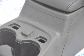 Консоль центральная подлокотник и подстаканники Chevrolet Volt 16- черная, синяя строчка, под подогрев заднего ряда, царапины