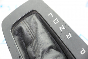Ручка АКПП с накладкой шифтера Ford Focus mk3 15-18 рест, резина, черная накладка, облезла краска на накладка, царапины