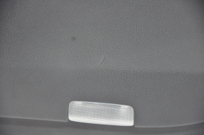 Обшивка дверей картка передня прав Toyota Camry v70 18- чорний з чорною вставкою пластик, підлокітник гума, подряпина
