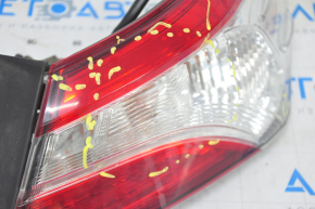 Фонарь внешний крыло правый Toyota Camry v70 18- трещины на стекле