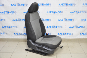 Пассажирское сидение VW Jetta 11-18 USA без airbag, механич, тряпка черно-серое, под химчистку