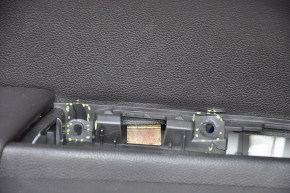 Обшивка двери карточка передняя левая Ford Fusion mk5 13-16 черн с черн вставкой кожа, подлокотник кожа, молдинг под дерево, треснут молдинг, трещины в креп