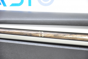 Обшивка двери карточка передняя левая Ford Fusion mk5 13-16 черн с черн вставкой кожа, подлокотник кожа, молдинг под дерево, треснут молдинг, трещины в креп