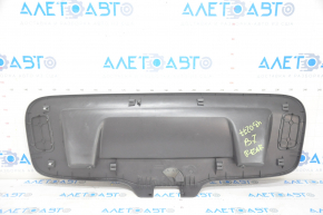 Обшивка крышки багажника VW Passat b7 12-15 USA черная, царапины