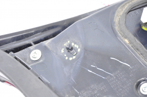 Фонарь внутренний крышка багажника правый Mazda CX-5 17- сломано крепление, нет фрагмента, без накладки