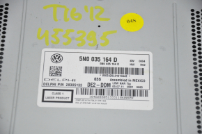 Магнитофон радио VW Tiguan 09-17 царапина