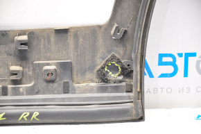 Накладка дверей нижня задня права Kia Sorento 16-20 затерта, зламане кріплення