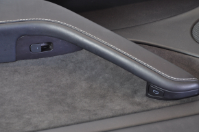 Обшивка двери карточка задняя правая Tesla Model 3 21- кожа чёрн с динамиком с управлением стеклоподъемником и кнопкой открытия двери, задир