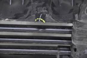 Жалюзи дефлектор радиатора в сборе Ford Escape MK3 17-19 рест 1.5T 2.0T 2.5 с моторчиком, надломано крепление