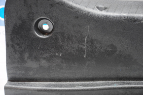 Накладка отвору багажника Mercedes CLA 14-19 чорної подряпини, відсутня заглушка