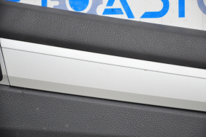 Обшивка двери карточка задняя правая VW Passat b8 16-19 USA черн, слом креп, царапина на накладке