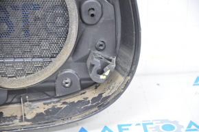 Обшивка двери карточка задняя правая VW Passat b8 16-19 USA черн, слом креп, царапина на накладке