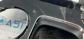 Накладка центральной консоли с подстаканниками Ford Fusion mk5 17-20 мелкие царапины, сломано крепление