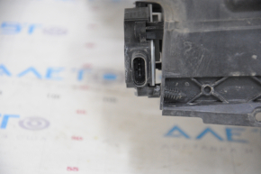 Жалюзі дефлектор радіатора Lincoln MKZ 13-16 у зборі з моторчиком, без адаптів круїзу, тріщини, надломи.