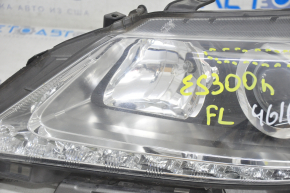 Фара передняя левая в сборе Lexus ES300h ES350 13-15 дорест ксенон + LED DRL, песок, царапины на стекле