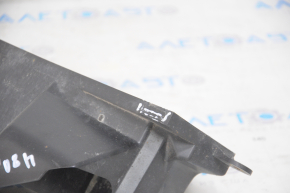 Дефлектор радиатора кпп Toyota Highlander 08-13 сломано крепление