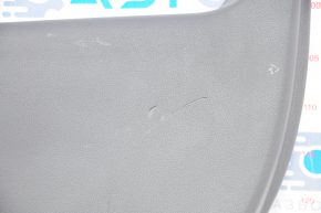 Обшивка двери багажника низ Toyota Prius 50 16- черн, царапины