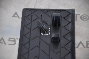 Площадка для отдыха ноги водителя Tesla Model 3 18- черн, царапины, слом креп