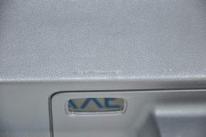 Обшивка двери багажника низ Porsche Panamera 14-16 черная, без омывателя, царапины, отклеился рассеиватель