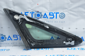 Форточка глухе скло задня права Hyundai Sonata 15-19 бензин, подряпини на хромі