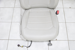 Пассажирское сидение VW Passat b8 16-19 USA без airbag, механич, кожа серая, без подогрева
