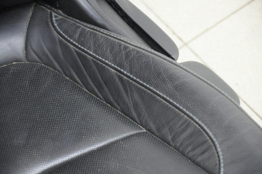 Водительское сидение Chevrolet Volt 16- с airbag, механическое, кожа черная, синяя строчка, с подогревом, потерто