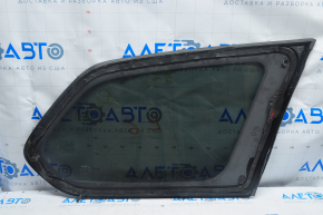 Форточка глухое стекло задняя левая Nissan Pathfinder 13-20 порезан уплотнитель, царапины на стекле