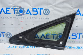 Форточка глухое стекло передняя правая Toyota Prius V 12-17 порезан уплотнитель