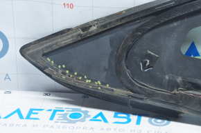 Форточка глухое стекло передняя правая Ford Fiesta 11-19 мат порезан уплотнитель