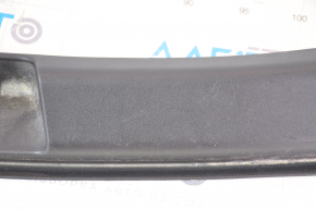 Накладка проема заднего багажника Tesla Model Y 20- черн, царапины