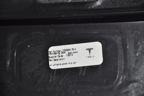 Обшивка дверей багажника нижня Tesla Model Y 20- чорна, подряпини