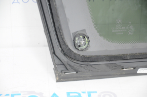 Форточка глухое стекло задняя правая BMW X1 F48 16-22 хром, сломаны направляйки