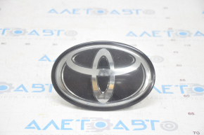 Эмблема значок Toyota решетки радиатора Toyota Camry v70 18- под радар, песок