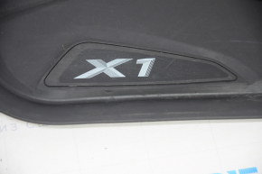 Килимок салону задній правий BMW X1 F48 16-22 гума чорний, емблема з чорною окантовкою Basis, подряпини