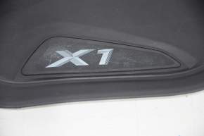 Килимок салону передній прав BMW X1 F48 16-22 гума чорний, емблема з чорною окантовкою Basis, подряпини