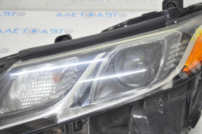 Фара передняя левая Toyota Camry v70 18- в сборе LED, песок, облез лак, паутинка, капли геля изнутри