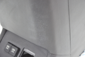 Консоль центральная подлокотник Toyota Highlander 20- кожа серая, под розетку, царапины, топляк, не работает электрика, под чистку