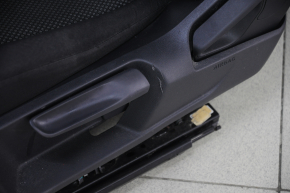 Водительское сидение VW Jetta 19- без airbag, механич, тряпка черн, под химчистку, царапины
