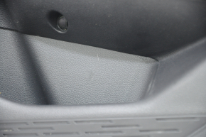 Обшивка дверей картка задня права VW Jetta 19- чорна з чорною вставкою пластик, підлокітник гума, подряпини