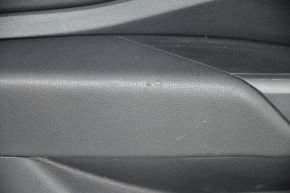 Обшивка дверей картка задня ліва VW Jetta 19- чорна з чорною вставкою пластик, підлокітник гума, подряпини